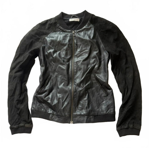 Vintage Y2K Black Leather Bomber Jacket with Suede Sleeves detail 2